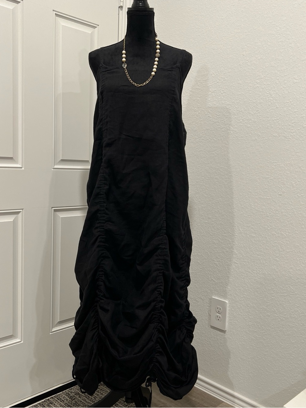 Sleeveless Black Ruched Maxi Dress (item D2)
